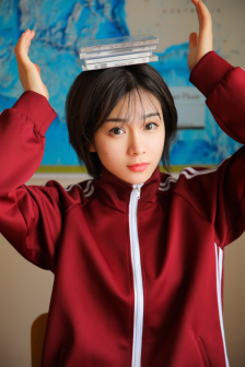 《我的游泳女教练》免费